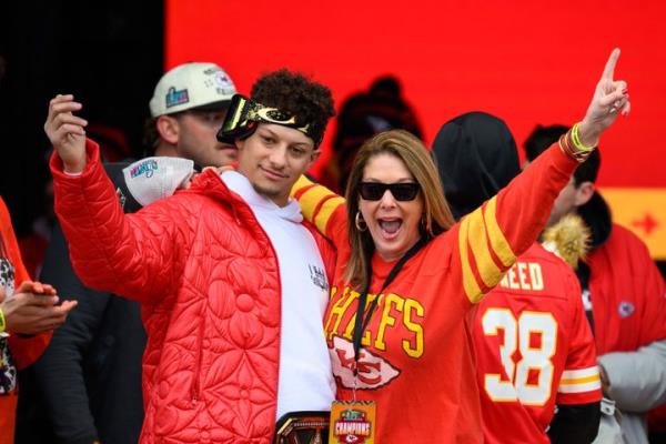 From left: Patrick Mahomes and his mom, Randi, celebrate the Chiefs' 2023 Super Bowl champio<em></em>nship at a celebration in Kansas City.