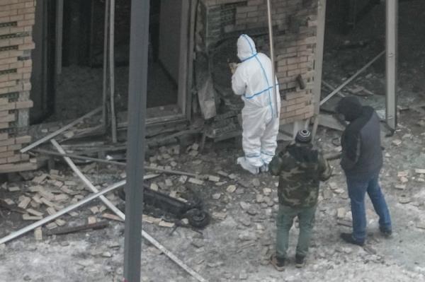 Investigators at the site wher<em></em>e Lieutenant General Igor Kirillov was killed by an explosive device planted close to apartments in Moscow. Photograph: AP