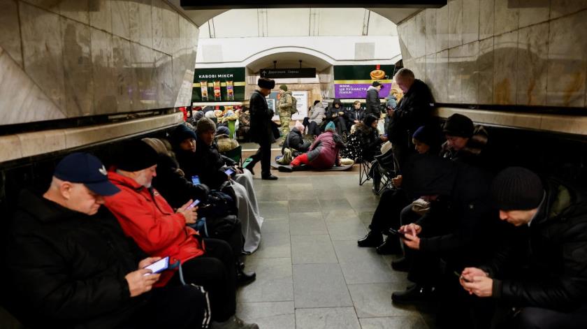 People take shelter at a metro station during an air raid a<em></em>lert, amid Russia&#039;s attack on Ukraine, in Kyiv, Ukraine, Dec. 25, 2024. (Reuters Photo)