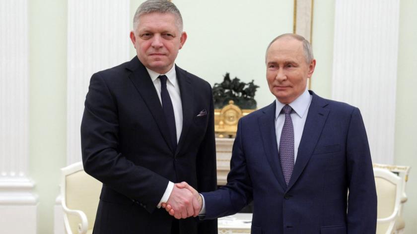 Russian President Vladimir Putin (R) shakes hands with Slovak Prime Minister Robert Fico during a meeting in Moscow, Russia, Dec. 22, 2024. (Reuters Photo)