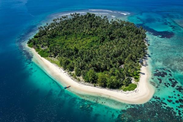 Drone picture of Pulau Tailana Island in the Banyak Islands