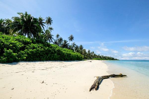 Beach at Pulau Banyak Islands Indo<em></em>nesia Palambak