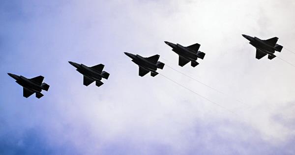 俄军无人机突入领空 北约两国紧急升空拦截